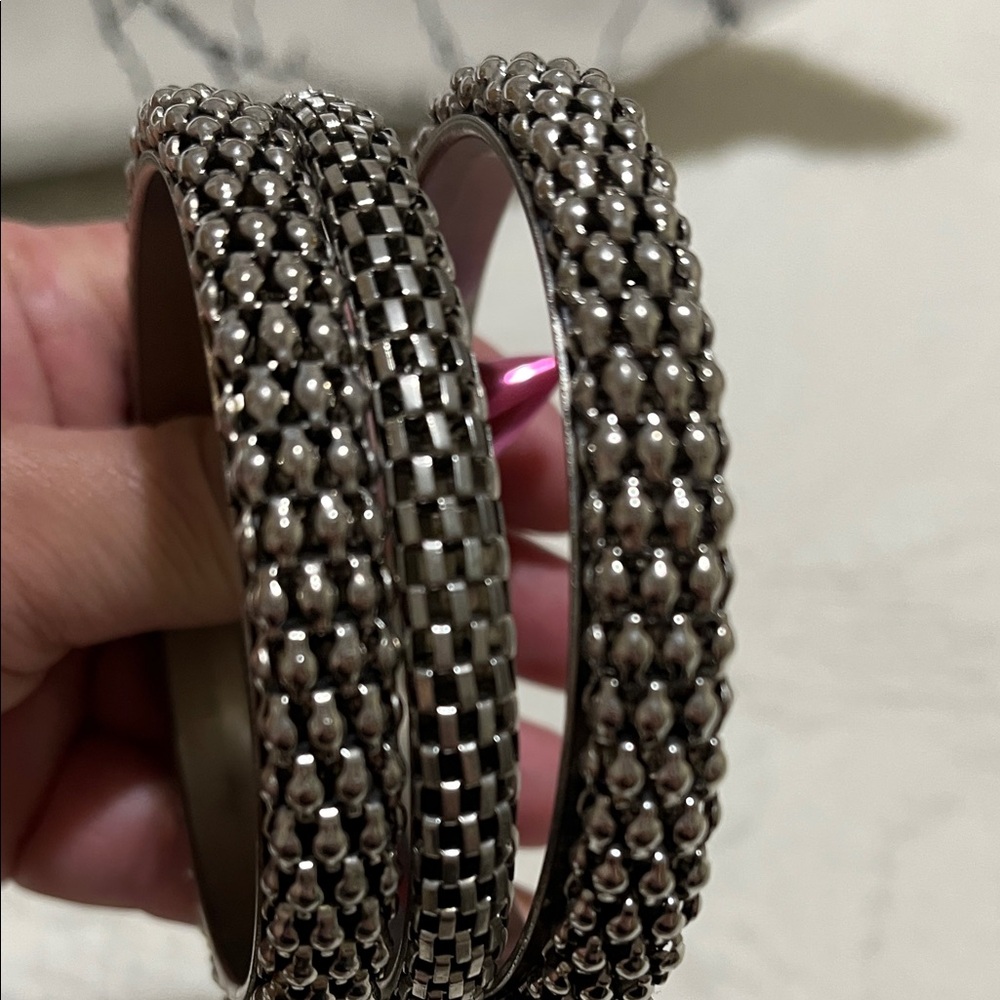 Bangle Set Plus Size - Picture 3 of 4